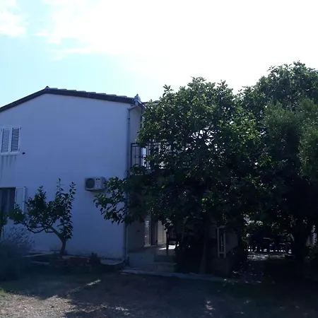 Lasic Apartment
